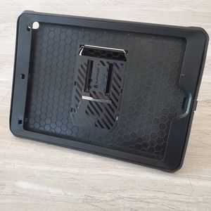 Supcase Unicorn Beetle Pro case for iPad Pro 9.7